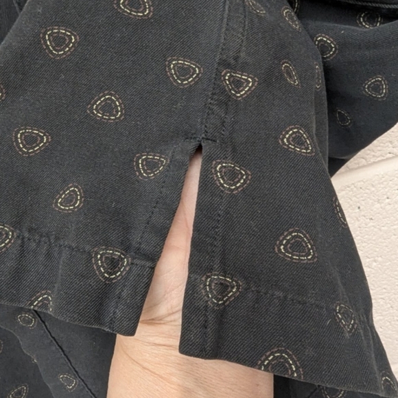 Toscano XL 100% silk button down shirt with short sleeves in black print - Picture 5 of 11